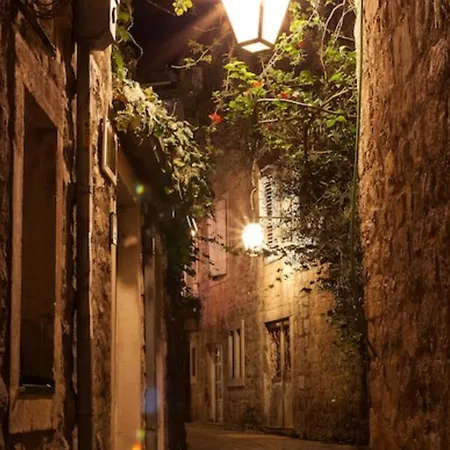 Old Town 6 בודווה